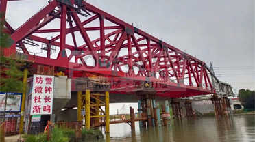 2021年江苏苏州杨林塘苏昆太公路桥顶推